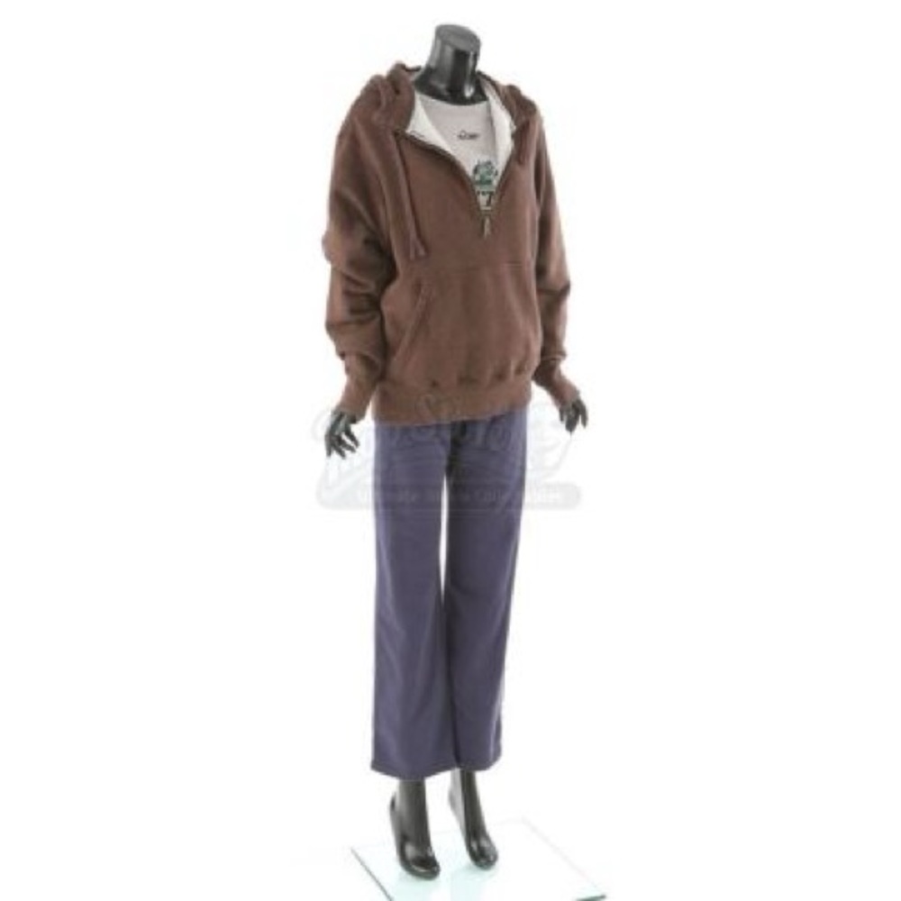 Bella Swan Nike Half Zip - Picture 2 of 9
